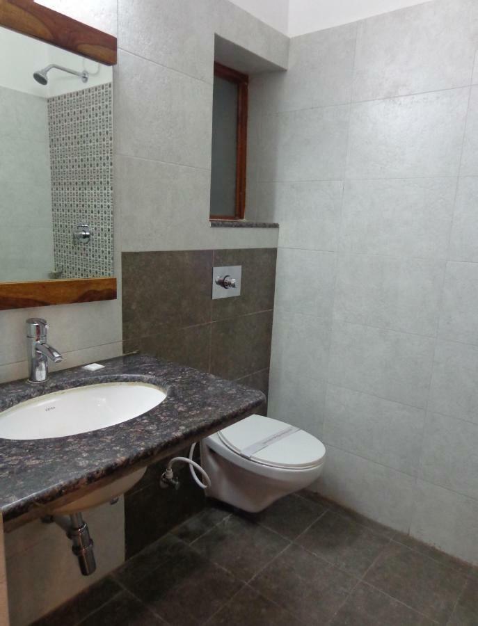 Lakeside Inn Ratanada Jodhpur  Ngoại thất bức ảnh